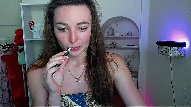  Barbie Kiss  online show from June 17, 2026, 3:11 pm