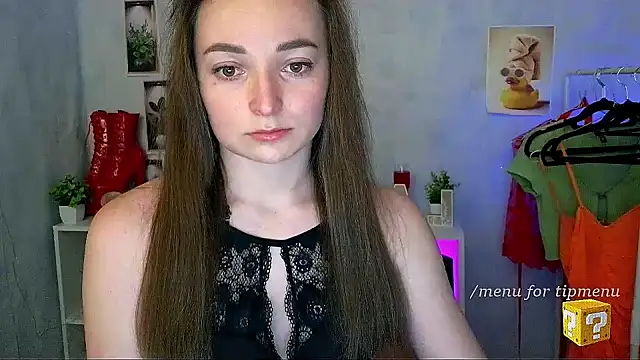  Barbie Kiss  online show from April 20, 2026, 1:35 pm