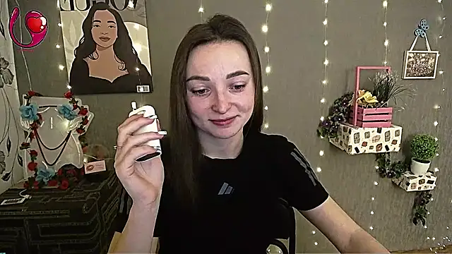  Barbie Kiss  online show from March 3, 2025, 8:30 am