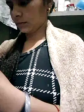 VyingAviary online show from February 1, 2025, 4:46 am