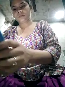 VyingAviary online show from December 11, 2024, 6:14 am