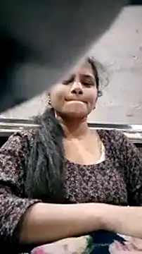 VyingAviary online show from February 6, 2025, 6:02 pm