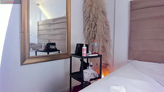 IsabellaJonns online show from January 12, 2025, 7:21 am