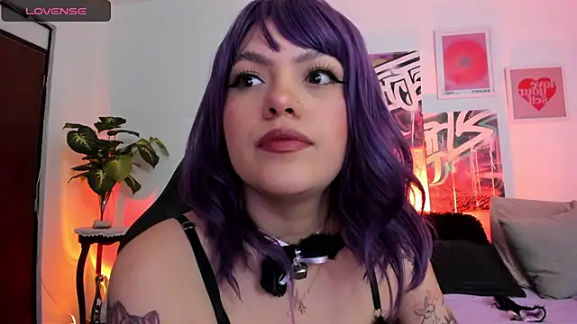 Snapshot of AnnieHuntters chatting on March 19, 2025, 3:20 am AnnieHuntters online show from March 19, 2025, 3:20 am