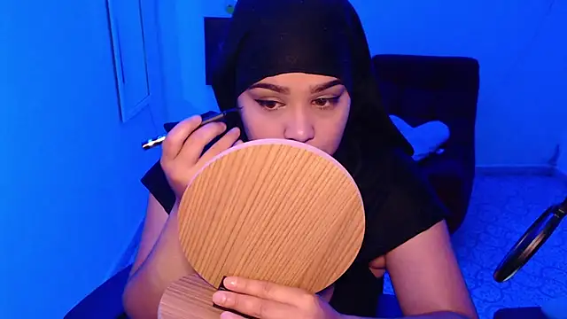 Snapshot of VenussTits97 chatting on November 10, 2025, 4:45 pm VenussTits97 online show from November 10, 2025, 4:45 pm