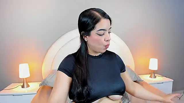 Snapshot of Eva_bigboobs chatting on October 17, 2025, 11:45 am Eva bigboobs online show from October 17, 2025, 11:45 am