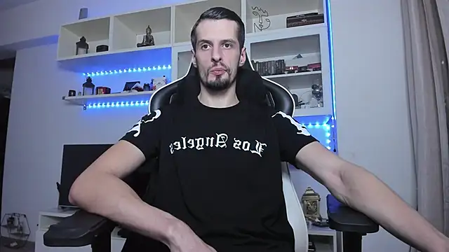 Snapshot of ToddClaytonn chatting on October 26, 2025, 11:05 pm ToddClaytonn online show from October 26, 2025, 11:05 pm