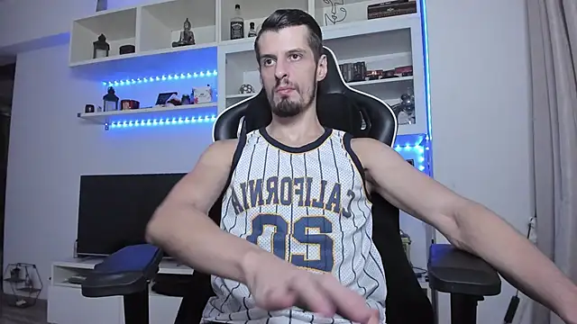 Snapshot of ToddClaytonn chatting on October 23, 2025, 12:31 am ToddClaytonn online show from October 23, 2025, 12:31 am