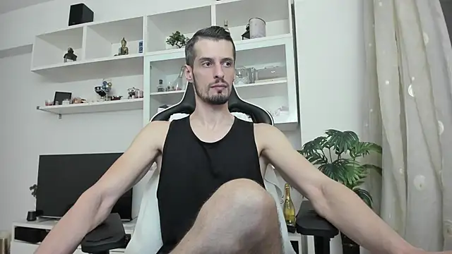ToddClaytonn online show from May 3, 2026, 6:33 pm