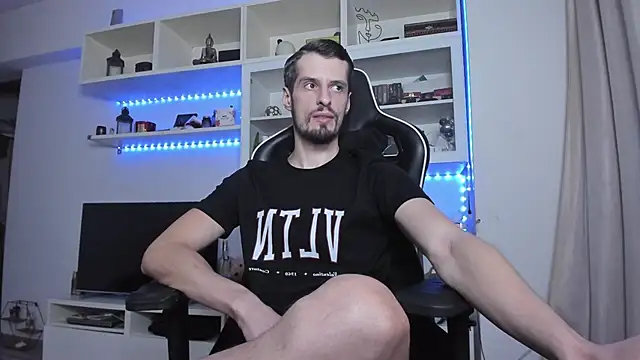 Snapshot of ToddClaytonn chatting on November 2, 2025, 12:37 am ToddClaytonn online show from November 2, 2025, 12:37 am