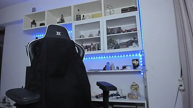 Snapshot of ToddClaytonn chatting on October 22, 2025, 12:32 am ToddClaytonn online show from October 22, 2025, 12:32 am