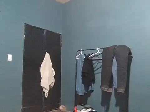 cjosswho online show from November 1, 2025, 3:35 am