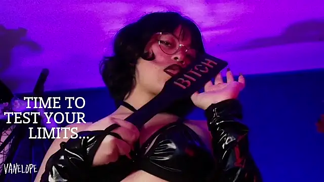 Snapshot of vanelope11 chatting on October 25, 2025, 6:52 pm vanelope11 online show from October 25, 2025, 6:52 pm