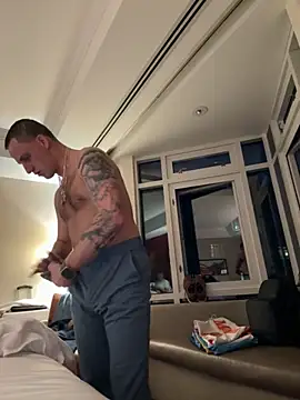 Snapshot of PeytonJohnn chatting on October 6, 2025, 11:05 pm PeytonJohnn online show from October 6, 2025, 11:05 pm