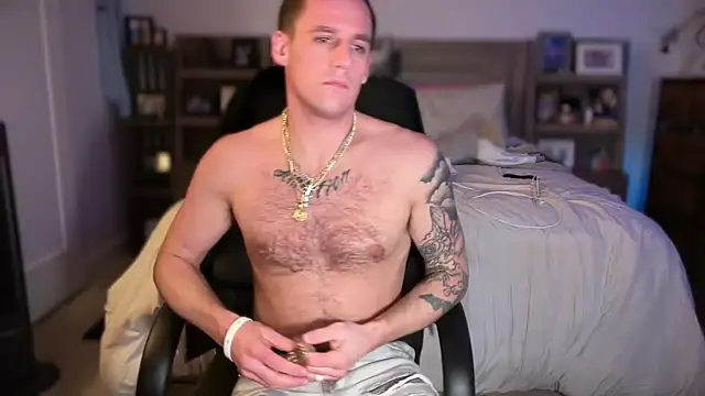 Snapshot of PeytonJohnn chatting on November 19, 2025, 5:29 am PeytonJohnn online show from November 19, 2025, 5:29 am