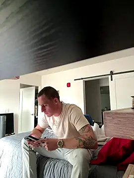 Snapshot of PeytonJohnn chatting on October 15, 2025, 7:44 pm PeytonJohnn online show from October 15, 2025, 7:44 pm