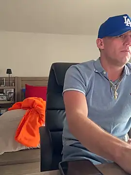 Snapshot of PeytonJohnn chatting on November 3, 2025, 5:05 pm PeytonJohnn online show from November 3, 2025, 5:05 pm