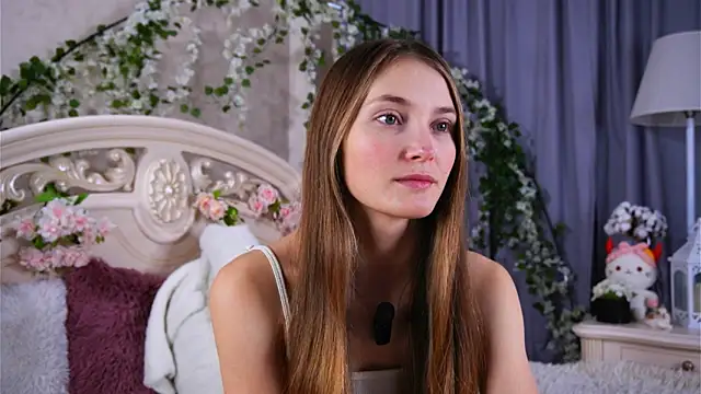 Snapshot of MonaEldon chatting on November 28, 2025, 2:01 am MonaEldon online show from November 28, 2025, 2:01 am