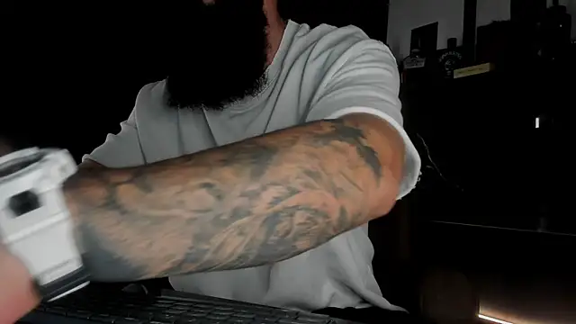 axxelrich  online show from October 18, 2025, 4:47 am