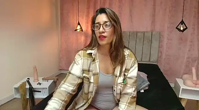 VioletaScott  online show from February 12, 2025, 7:02 pm