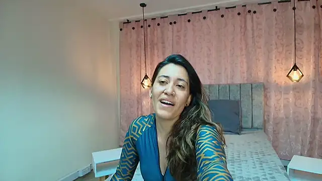 Snapshot of VioletaScott_ chatting on November 8, 2025, 1:14 pm VioletaScott online show from November 8, 2025, 1:14 pm