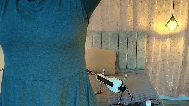 Snapshot of VioletaScott_ chatting on November 14, 2025, 1:15 pm VioletaScott online show from November 14, 2025, 1:15 pm