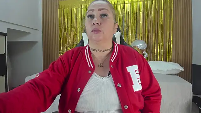 Snapshot of Danna_topless chatting on October 14, 2025, 11:55 am Danna topless online show from October 14, 2025, 11:55 am