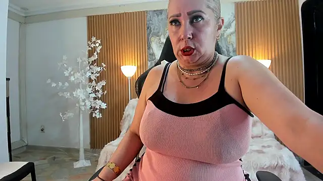 Snapshot of Danna_topless chatting on July 28, 2026, 12:48 pm Danna topless online show from July 28, 2026, 12:48 pm