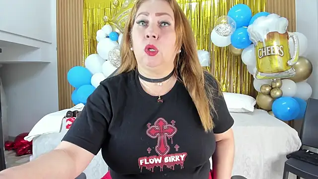 Snapshot of Danna_topless chatting on October 7, 2025, 12:06 pm Danna topless online show from October 7, 2025, 12:06 pm