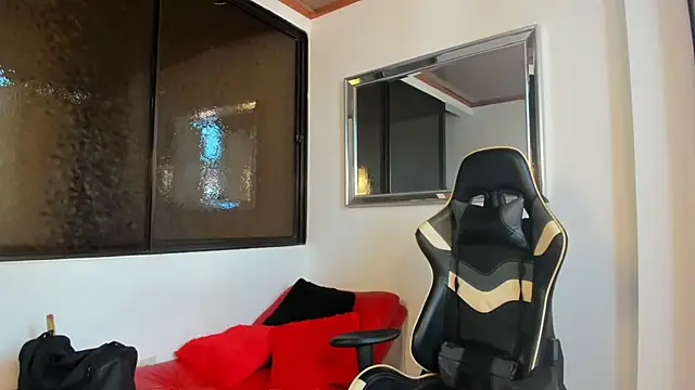 julian wallace online show from February 28, 2026, 8:08 pm