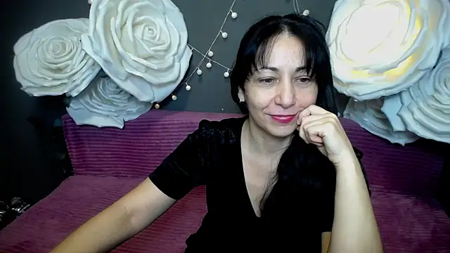 Snapshot of LiluGrants chatting on December 4, 2025, 7:13 pm LiluGrants online show from December 4, 2025, 7:13 pm