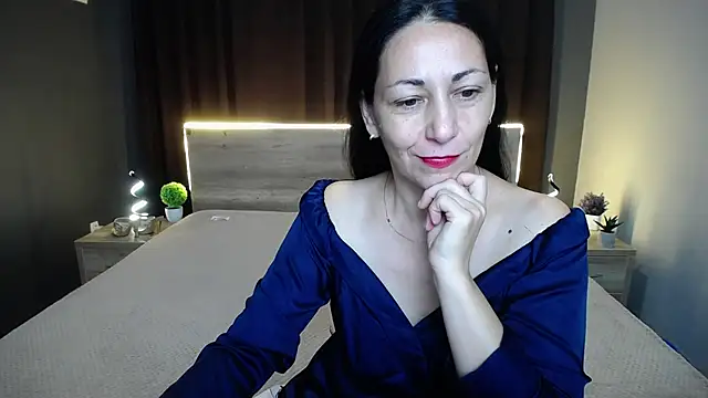 Snapshot of LiluGrants chatting on October 9, 2025, 6:08 pm LiluGrants online show from October 9, 2025, 6:08 pm