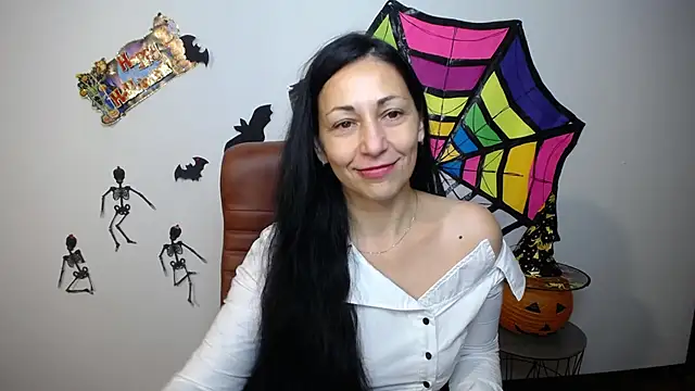 Snapshot of LiluGrants chatting on October 24, 2025, 6:18 pm LiluGrants online show from October 24, 2025, 6:18 pm