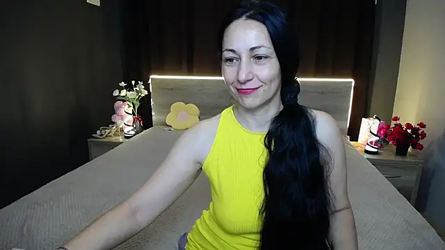 Snapshot of LiluGrants chatting on November 18, 2025, 7:06 pm LiluGrants online show from November 18, 2025, 7:06 pm