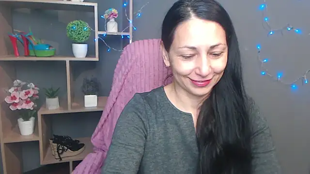 Snapshot of LiluGrants chatting on November 7, 2025, 7:07 pm LiluGrants online show from November 7, 2025, 7:07 pm