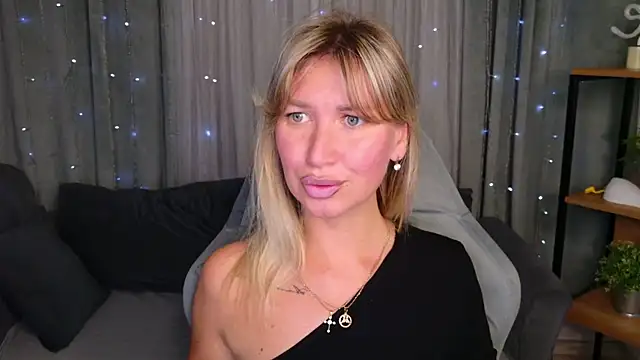 Snapshot of MilaBott chatting on July 22, 2026, 8:11 pm MilaBott online show from July 22, 2026, 8:11 pm