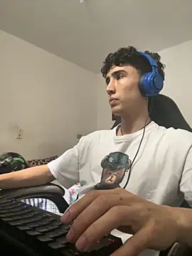 Snapshot of gojo_satoru_18 chatting on October 22, 2025, 5:12 pm gojo satoru 18 online show from October 22, 2025, 5:12 pm