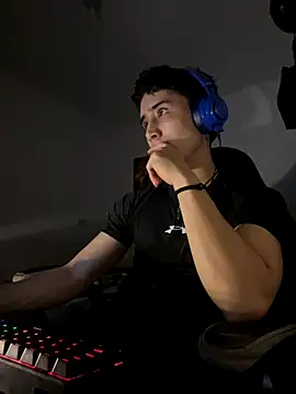 Snapshot of gojo_satoru_18 chatting on December 4, 2025, 3:49 am gojo satoru 18 online show from December 4, 2025, 3:49 am