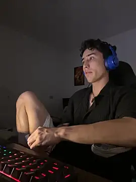 Snapshot of gojo_satoru_18 chatting on November 27, 2025, 4:24 am gojo satoru 18 online show from November 27, 2025, 4:24 am