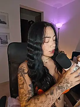 Snapshot of helena_smith chatting on May 11, 2026, 4:03 am helena smith online show from May 11, 2026, 4:03 am
