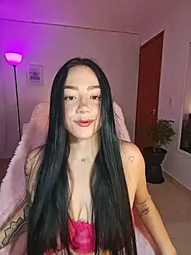 Snapshot of helena_smith chatting on April 8, 2026, 4:25 am helena smith online show from April 8, 2026, 4:25 am