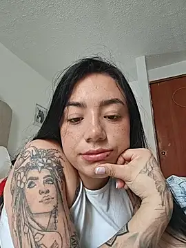 Snapshot of helena_smith chatting on April 19, 2026, 6:43 pm helena smith online show from April 19, 2026, 6:43 pm