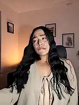 Snapshot of helena_smith chatting on November 10, 2025, 3:44 am helena smith online show from November 10, 2025, 3:44 am