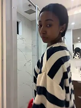 Snapshot of GabrielaLugo chatting on June 19, 2026, 11:38 am GabrielaLugo online show from June 19, 2026, 11:38 am