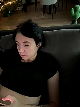 Snapshot of Lena_Lang chatting on December 14, 2025, 1:28 pm Lena Lang online show from December 14, 2025, 1:28 pm