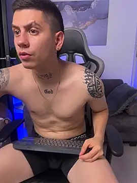 Snapshot of Yeiko_Romero_ chatting on March 18, 2026, 7:59 pm Yeiko Romero online show from March 18, 2026, 7:59 pm