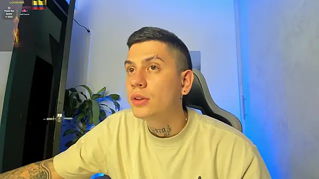 Snapshot of Yeiko_Romero_ chatting on February 20, 2026, 10:01 pm Yeiko Romero online show from February 20, 2026, 10:01 pm