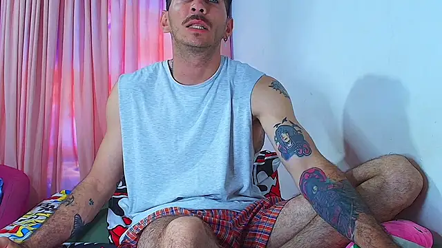 Thomass00 online show from February 25, 2025, 4:04 pm