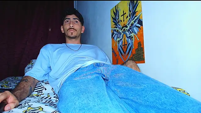 Thomass00 online show from October 18, 2025, 12:01 am