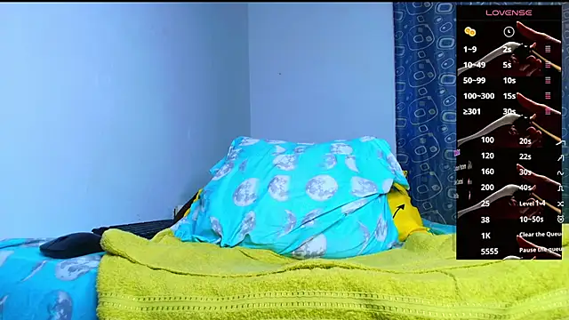 Snapshot of Thomass00 chatting on March 5, 2026, 2:08 am Thomass00 online show from March 5, 2026, 2:08 am